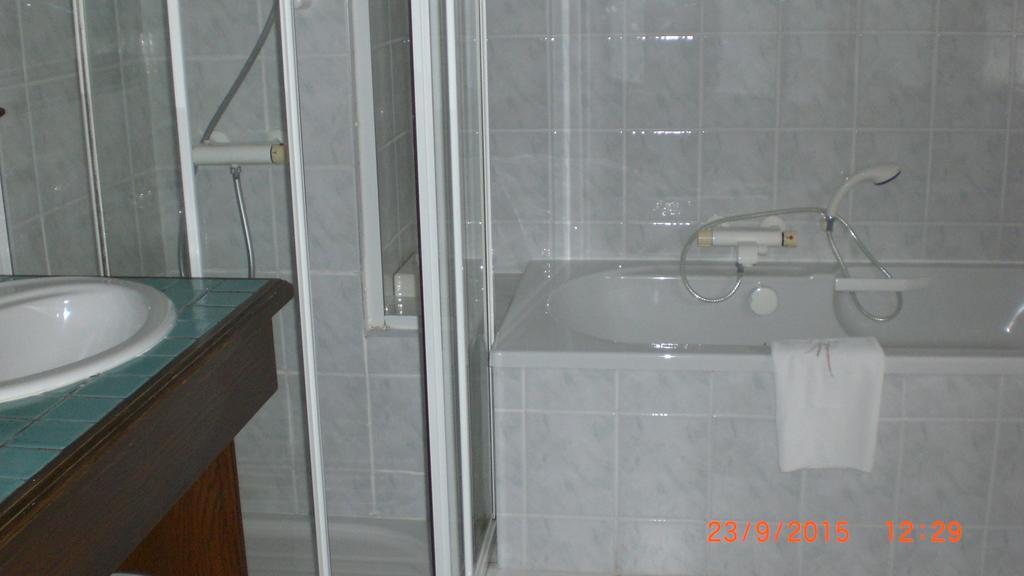 Auberge De L'Atre Quarre-les-Tombes ห้อง รูปภาพ